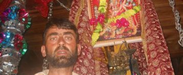 कश्मीरः मंदिर का निगहबान एक मुसलमान