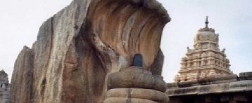 आंध्र प्रदेश का  झूलते स्तम्भों वाला लेपाक्षी मंदिर एक रहस्य