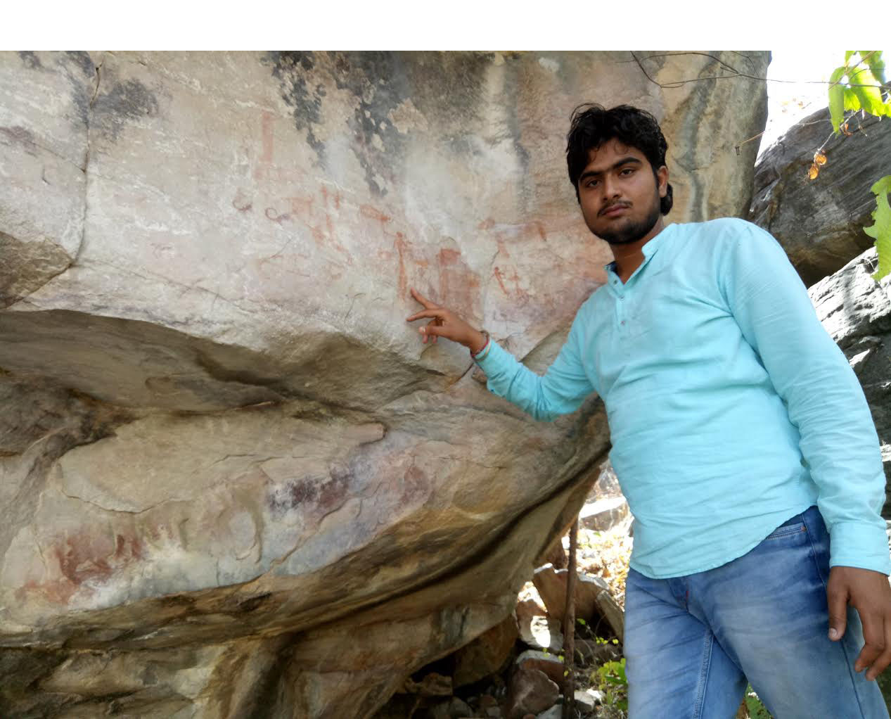 पाठा रिपोर्टिंग के दौरान मारकुंडी के जंगल मे मिले हजारों साल पुराने सभ्यता के निशान