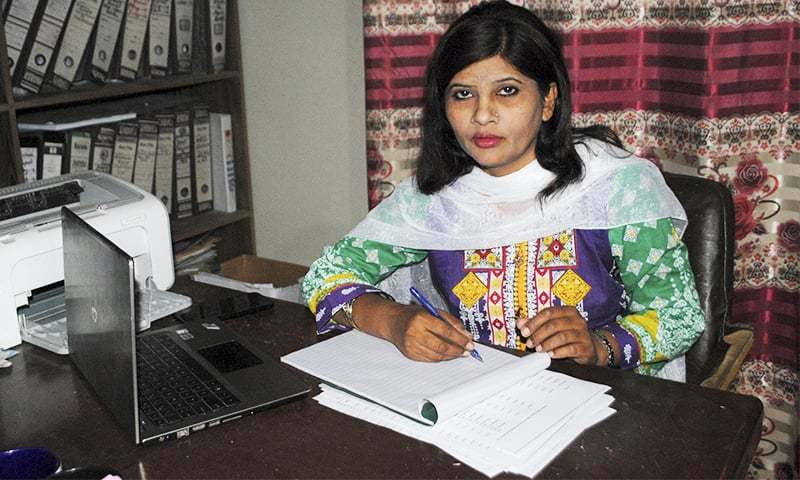 पाकिस्तान की सीनेट में कैसे पहुँचr एक हिंदू महिला