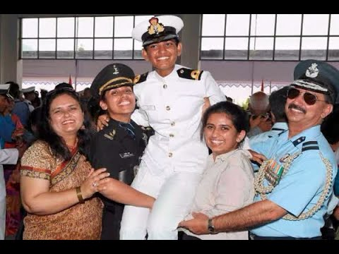 शुभांगी स्वरूप  भारतीय नौसेना की पहली महिला पॉयलट बनी