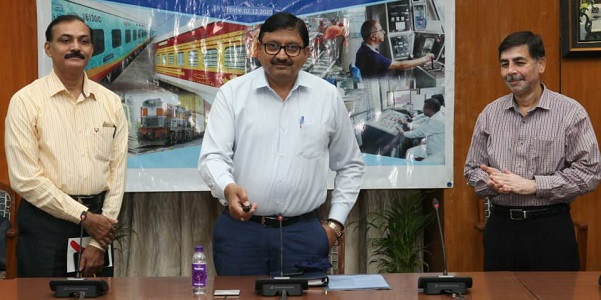 पश्चिम रेलवे के महाप्रबंधक द्वारा रेल सुरक्षा बल के ई- पेट्रोलिंग और बीट मैनेजमेंट एप का शुभारम्भ
