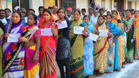 उप्र. चुनावः हार -जीत का निर्णय महिला मतदाताओं के हाथ में