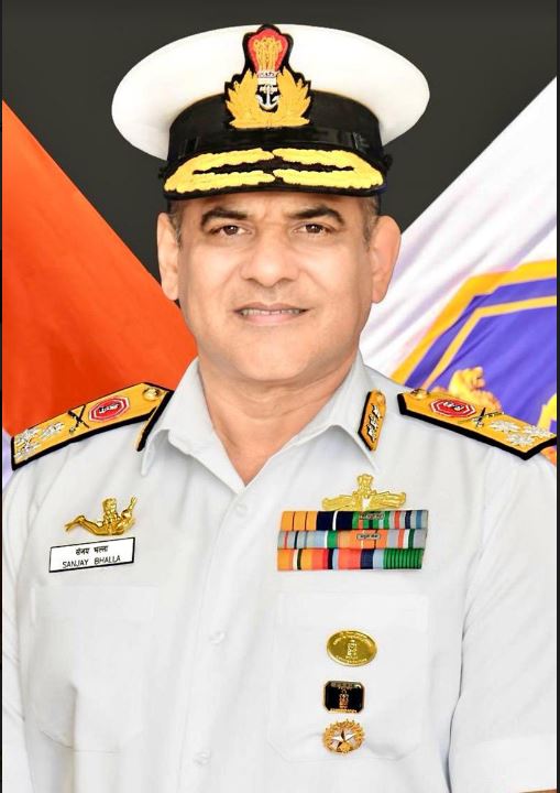 वाइस एडमिरल संजय भल्ला,ने भारतीय नौसेना के चीफ़ ऑफ पर्सनल का कार्यभार ग्रहण किया