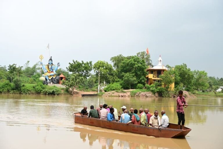 तीन नदियों के संगम और आध्यात्मिक धरोहर का केंद्र छत्तीसगढ़ का  सांकरदाहरा