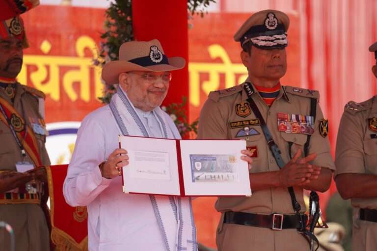 भारतीय डाक विभाग द्वारा ‘सीमा सुरक्षा बल’ के हीरक जयंती पर विशेष आवरण जारी