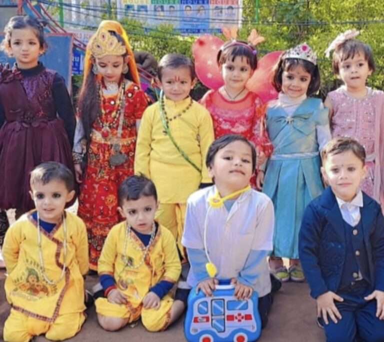 चित्रकला, निबंध, विचित्र वेशभूषा, हस्तशिल्प बाल प्रतियोगिताओं में एक हजार बच्चों ने  भाग लिया