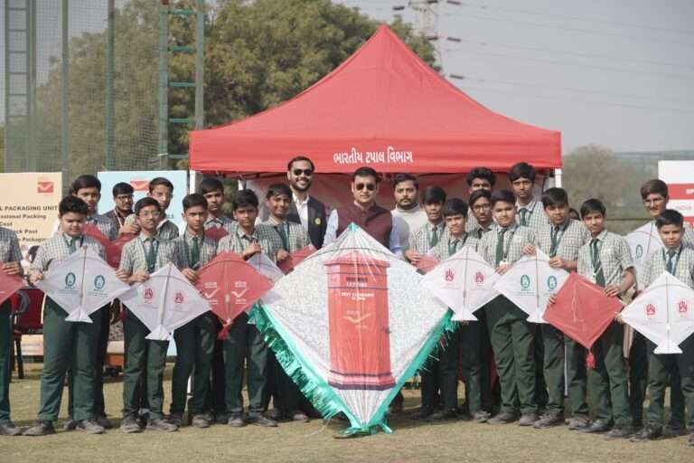भारतीय डाक विभाग ने अहमदबाद में आयोजित किया ‘पतंग उत्सव