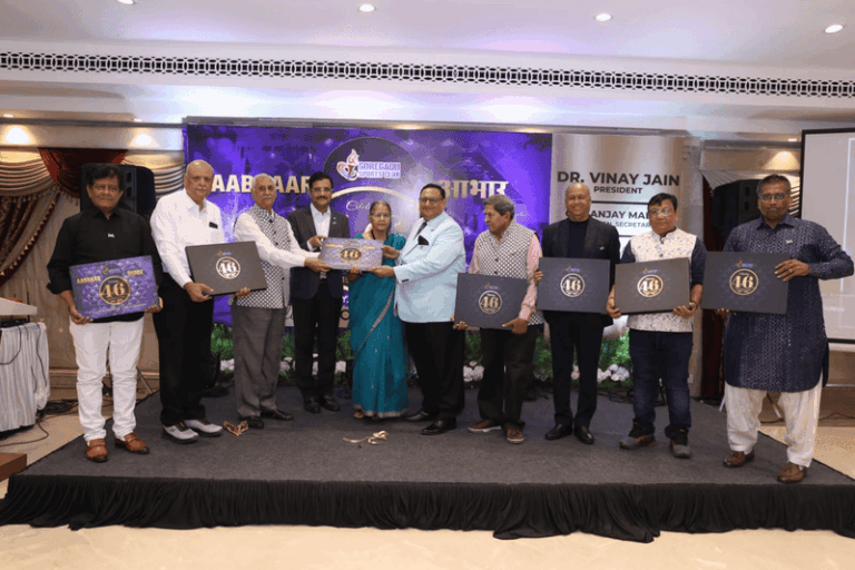 फिल्मी दुनिया ने हमारे पंडितों, महान चरित्रों और देवी-देवताओं का फूहड़ मजाक बनायाः डॉ. कुमार विश्वास