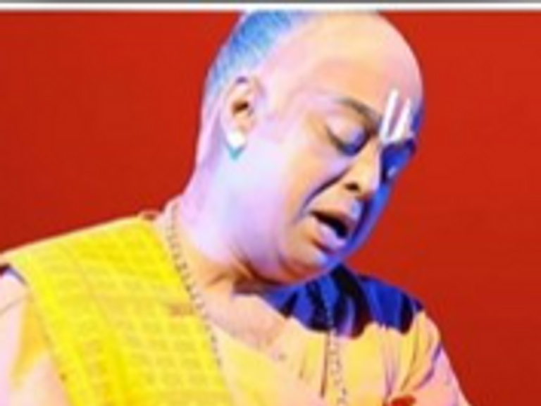 शेखर सेन के साथ ‘तुलसी’ खुद मंच पर आ जाते हैं